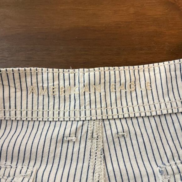 American Eagle White Blue Pinstriped Cotton Pants Patch Pockets Taper Leg Sz 8 - Picture 6 of 12